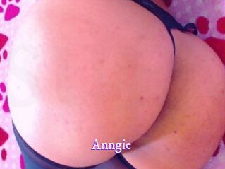 Anngie_