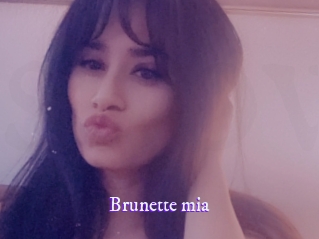 Brunette_mia