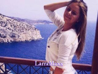 LarraMaxx