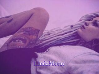 Linda_Moore