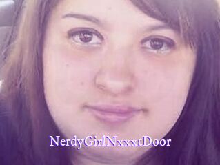 NerdyGirlNxxxtDoor