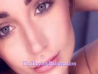 TiaTaylorBabestation