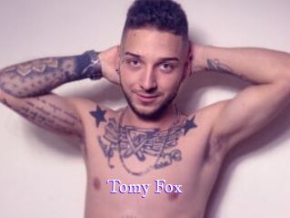 Tomy_Fox